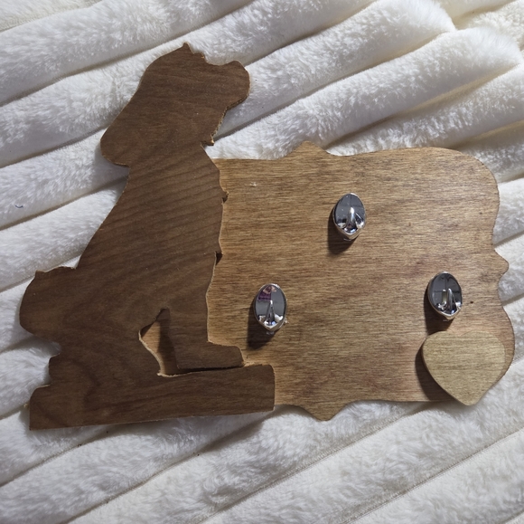 Wooden Dog  Wall Hook Rack in Warm Brown 7.5x 9 Hold Keys And Leash - Picture 4 of 4